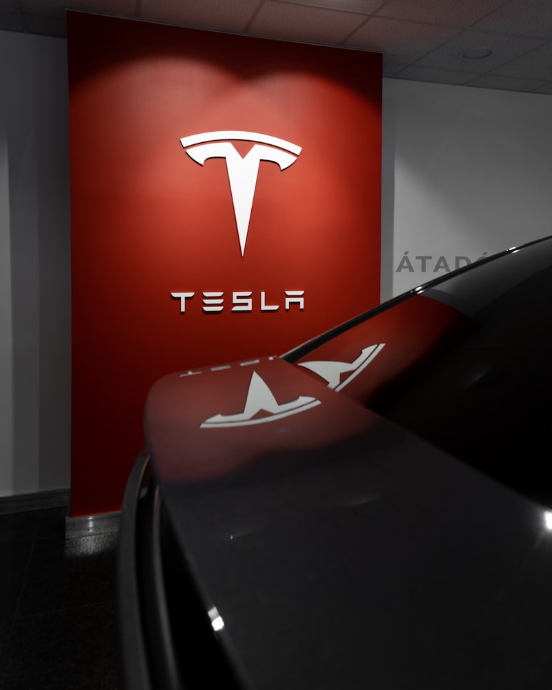 Tesla Sahibi Kim? Hangi Ülkenin Araba Markası